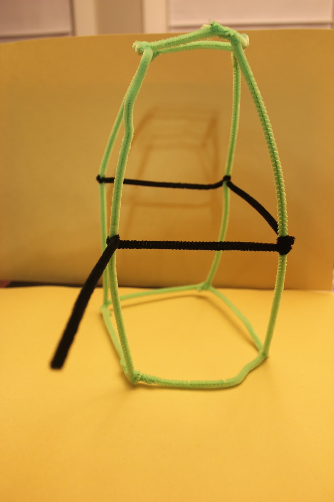 Introductory Engineering Design Challenges momgineer