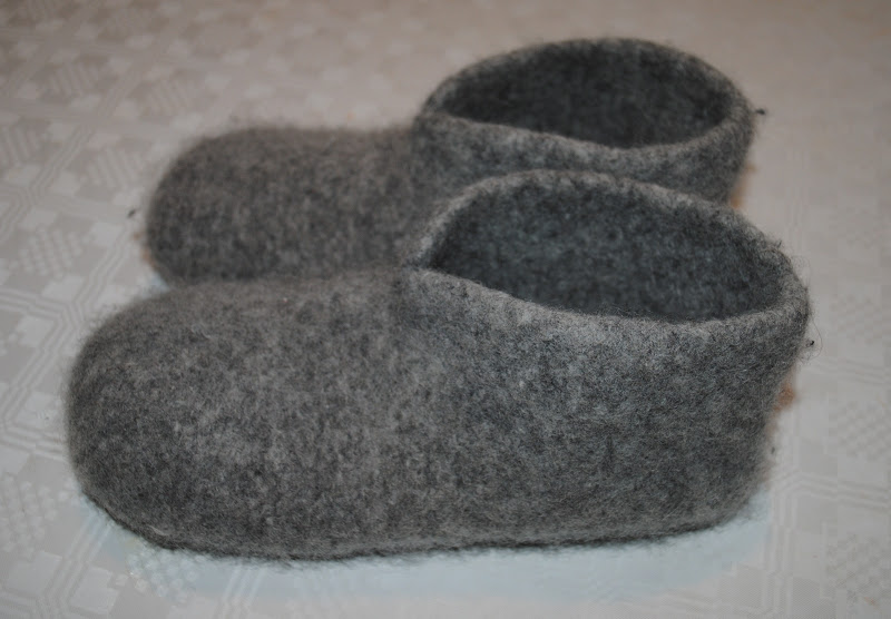 Tøfler For Menn Og Kvinner