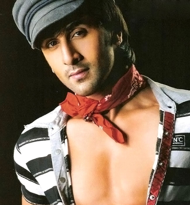 Ranbir Kapoor has denied that he is a womanizer despite his frequent 
