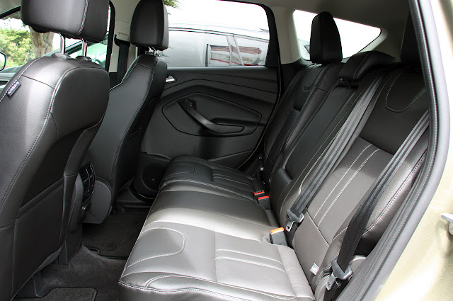 задние кожаные сидения Ford Escape 2013