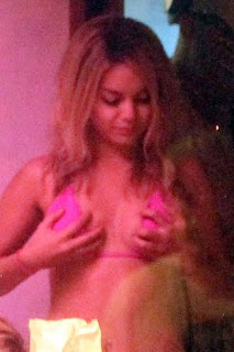 Vanessa Hudgens Bikini Candids Vanessa Hudgens Bikini Candids