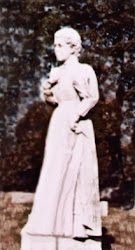 Della Barnes statue