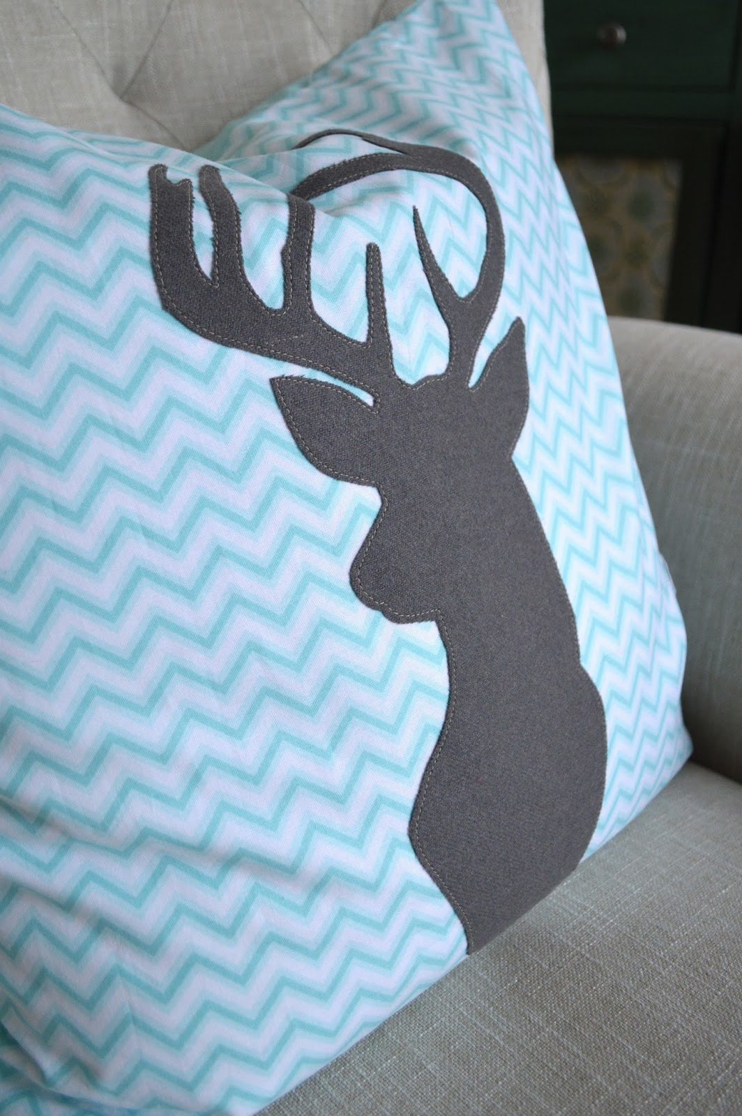 Jedi Craft Girl Deer Friends, Christmas Deer Throw Pillow Tutorials