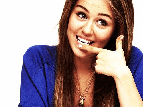 miley+cyrus+riendo.jpg