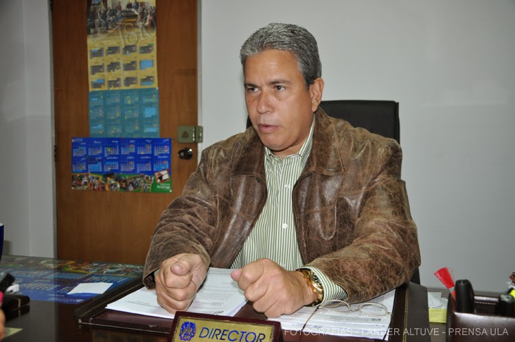 El profesor Ricardo Romero, coordinador de postgrado y director de la Escuela de Derecho de la ULA, recordó que todos los postgrados tienen cupos limitados. (Foto: Lánder Altuve)