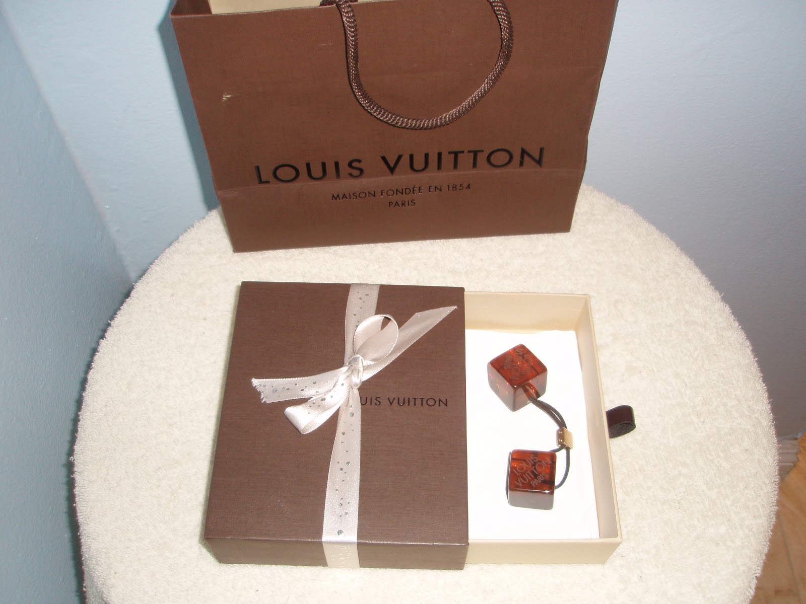Louis Vuitton Gift Box and LV Ribbon  Louis vuitton gifts, Gift box, Gifts