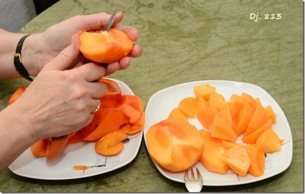 Klinik Buah Kenapa Buah Kesemek Ada Bedaknya