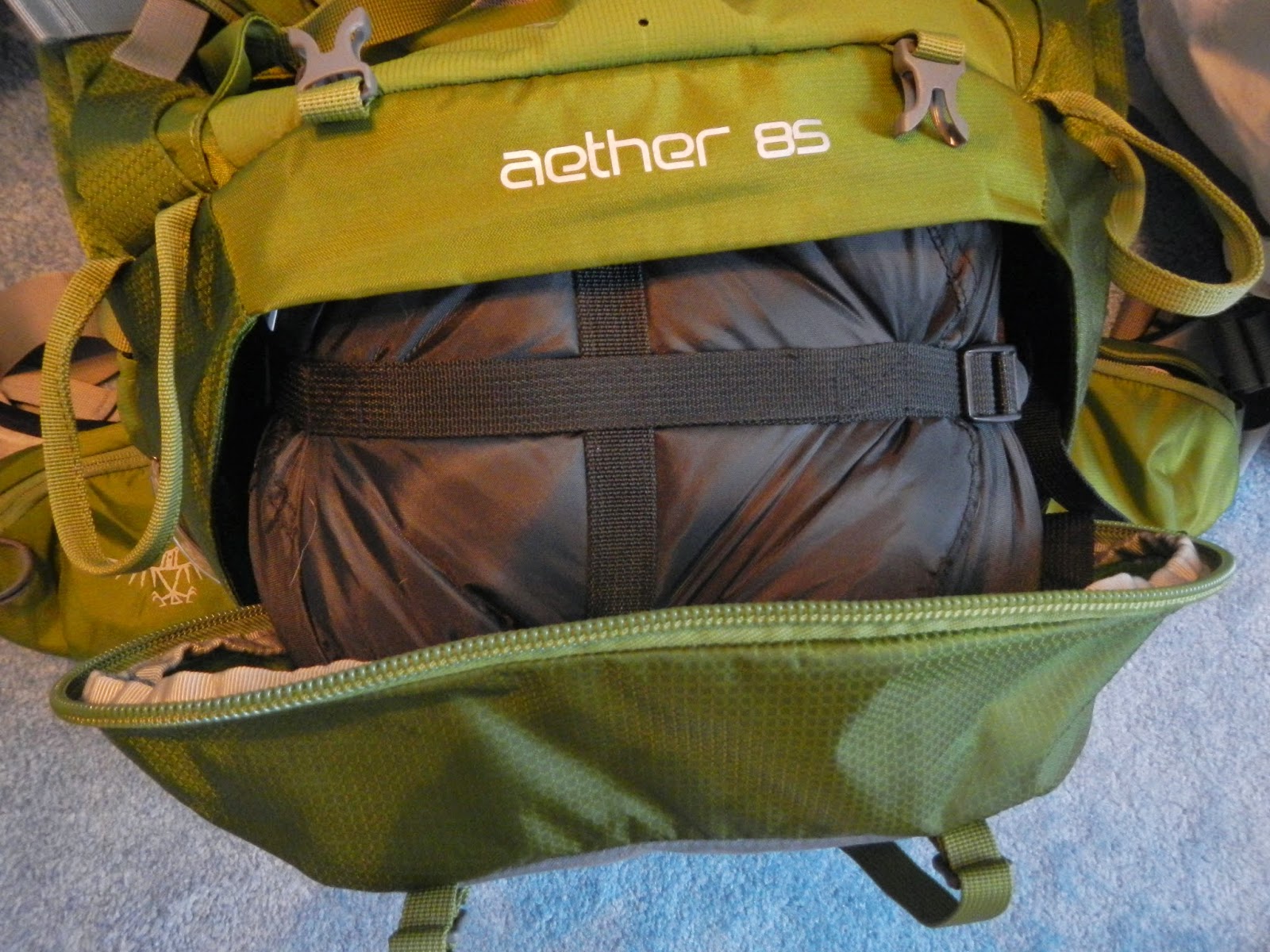 backpack sleeping bag compartment