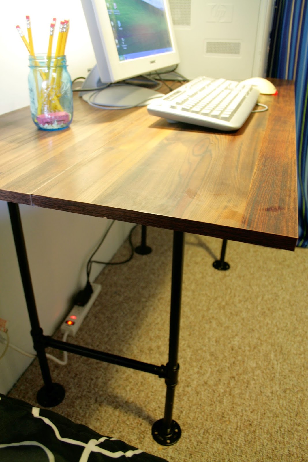 The Dieter Family Industrial Pipe Desk DIY