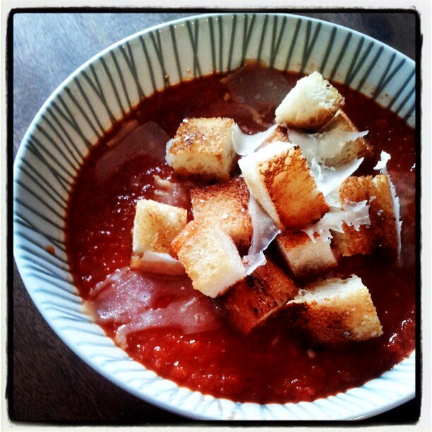 Mango & Tomato Quick & Easy Tomato Soup for One