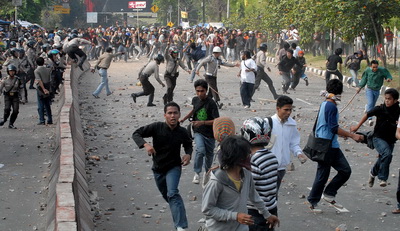 Perilaku Tercela : Aniaya atau Zhalim - Semua Tentang Islam