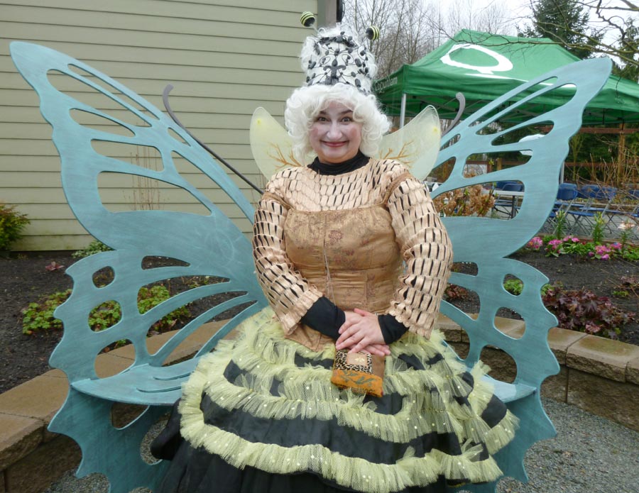 Victory Gardens For Bees Queen Bee Engagements