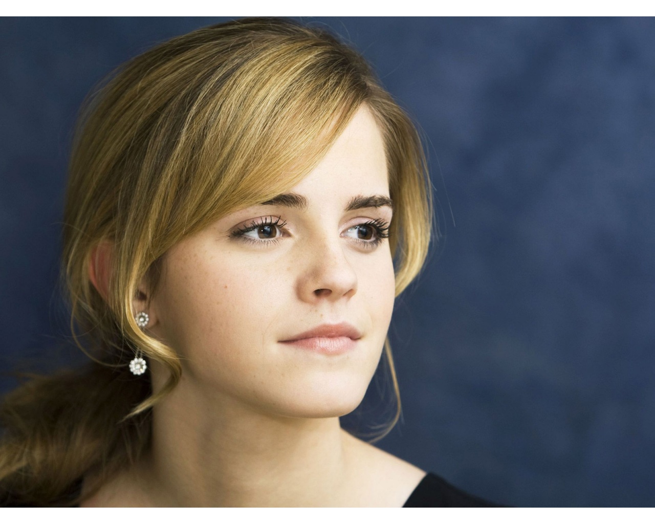 http://2.bp.blogspot.com/-YwbfZNNWycw/T7zc9dbjxXI/AAAAAAAAA60/Ux2cWqqdIUw/s1600/emma_watson_getting_glow_in_face_hd-1280x1024.jpg