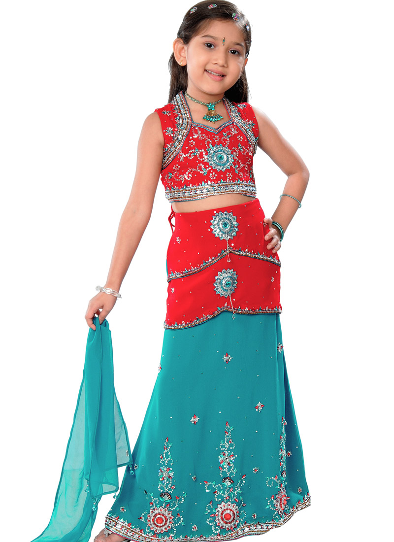 Enter Mini mansion S&D Kids is your source for all your children's needs. Whether it is clothes, toys or accessories, S&D Kids has it all. Everything they want at prices you'll love.