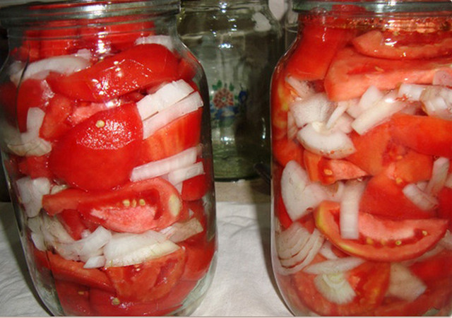 Очень вкусный из помидор на зиму