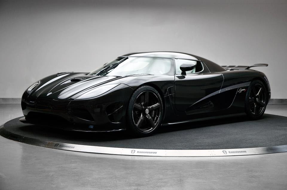 2014 Koenigsegg Agera R in Black Clear Carbon SUPERCARS SHOW