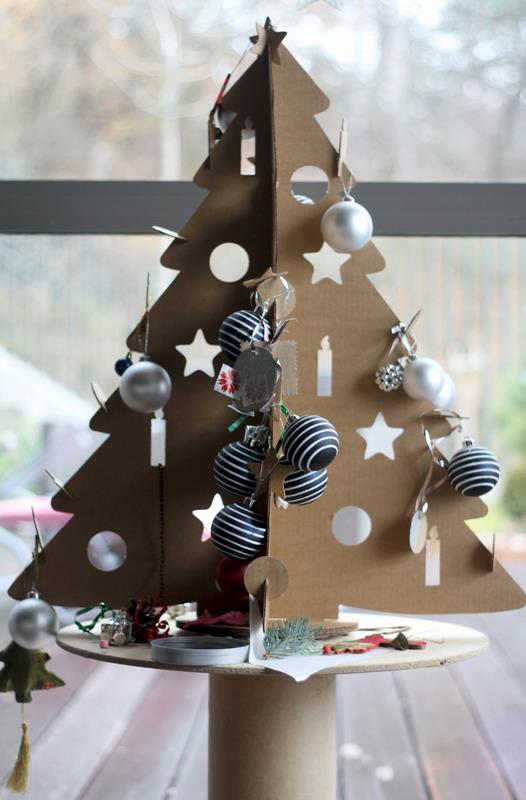 Bag of pretty Cardboard Xmas tree