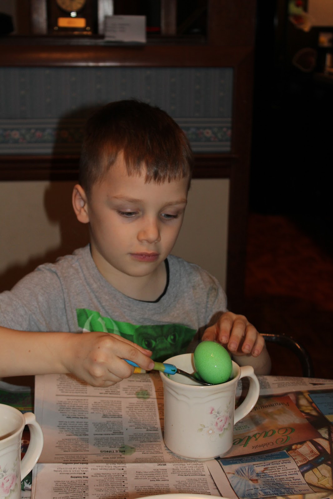 Crafts and Activities for Crazy Kids: Dying Easter Eggs: The Old