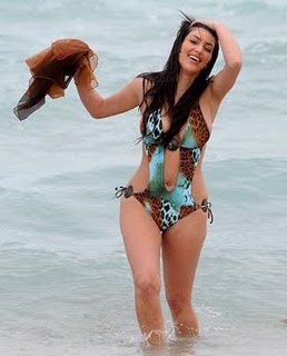 Kardashian Beach on Kim Kardashian Hot Beach Photos Kim Kardashian Hottest Kim Kardashian