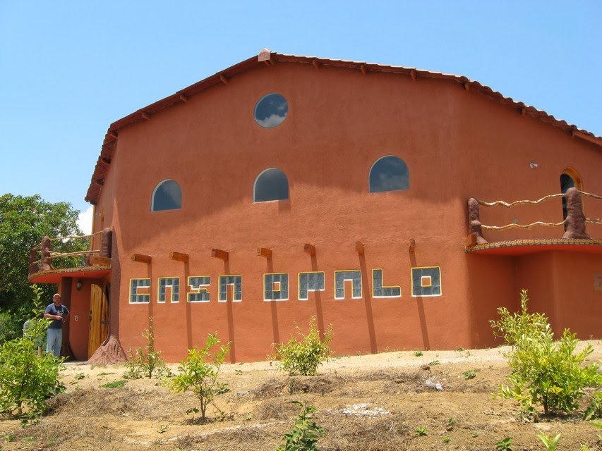 La Casa Opalo- The School