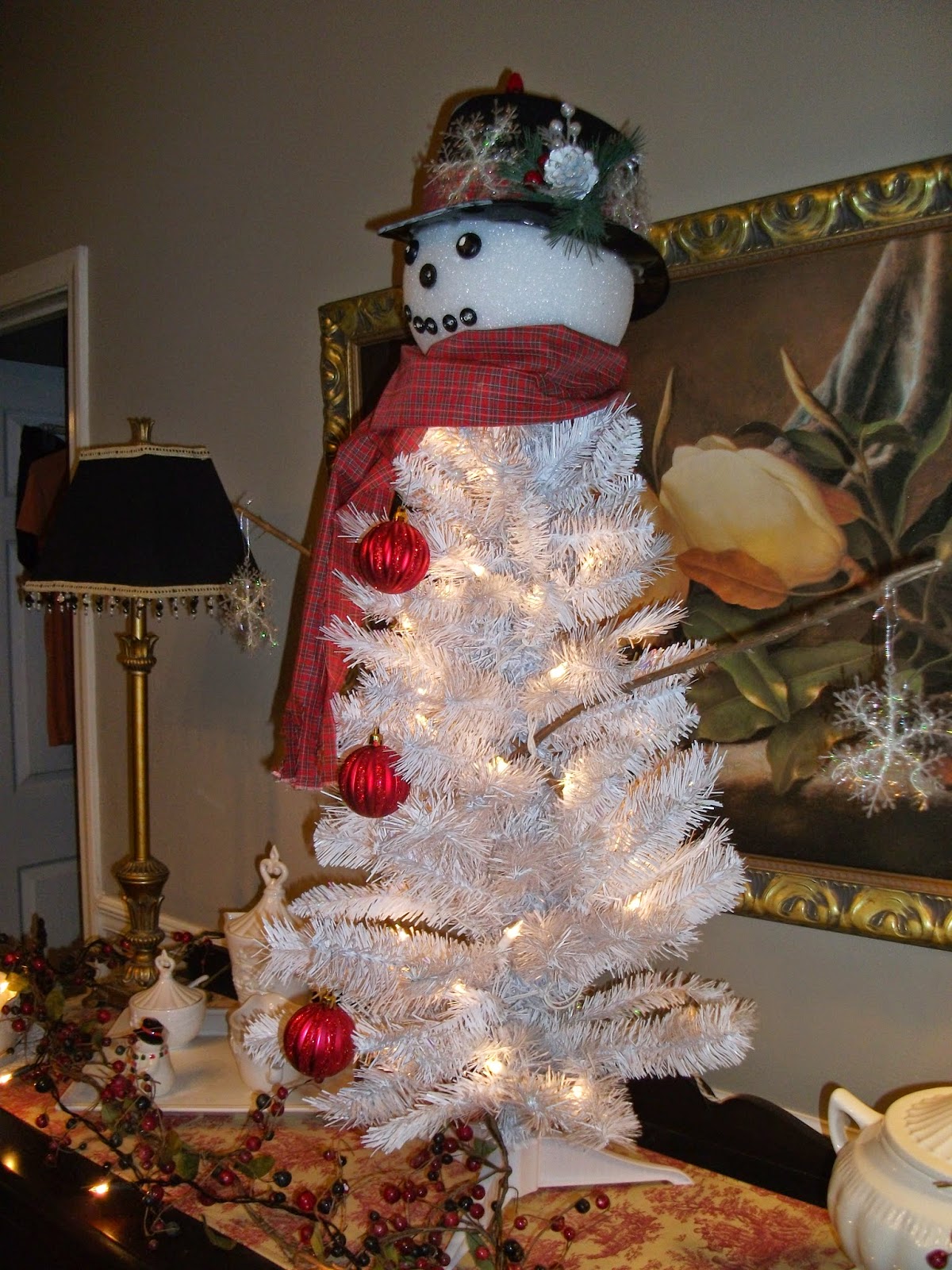 DIY White Christmas Tree Snowman DIY Craft Projects