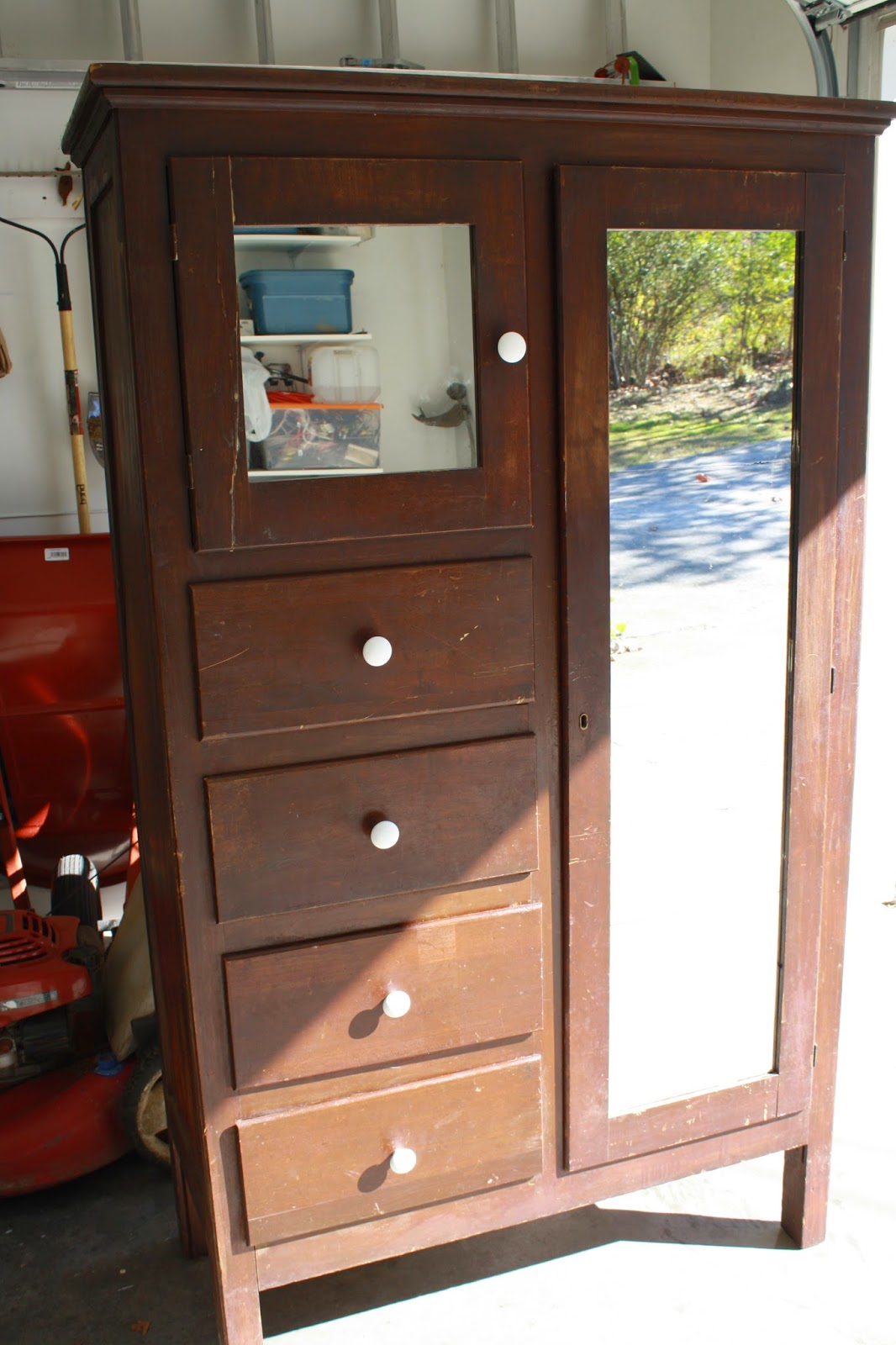 The little white cottage in the woods My little Armoire Chifferobe