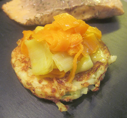Saumon Et Sa Fondue De Poireaux Et Carottes Sur Galette De Pommes