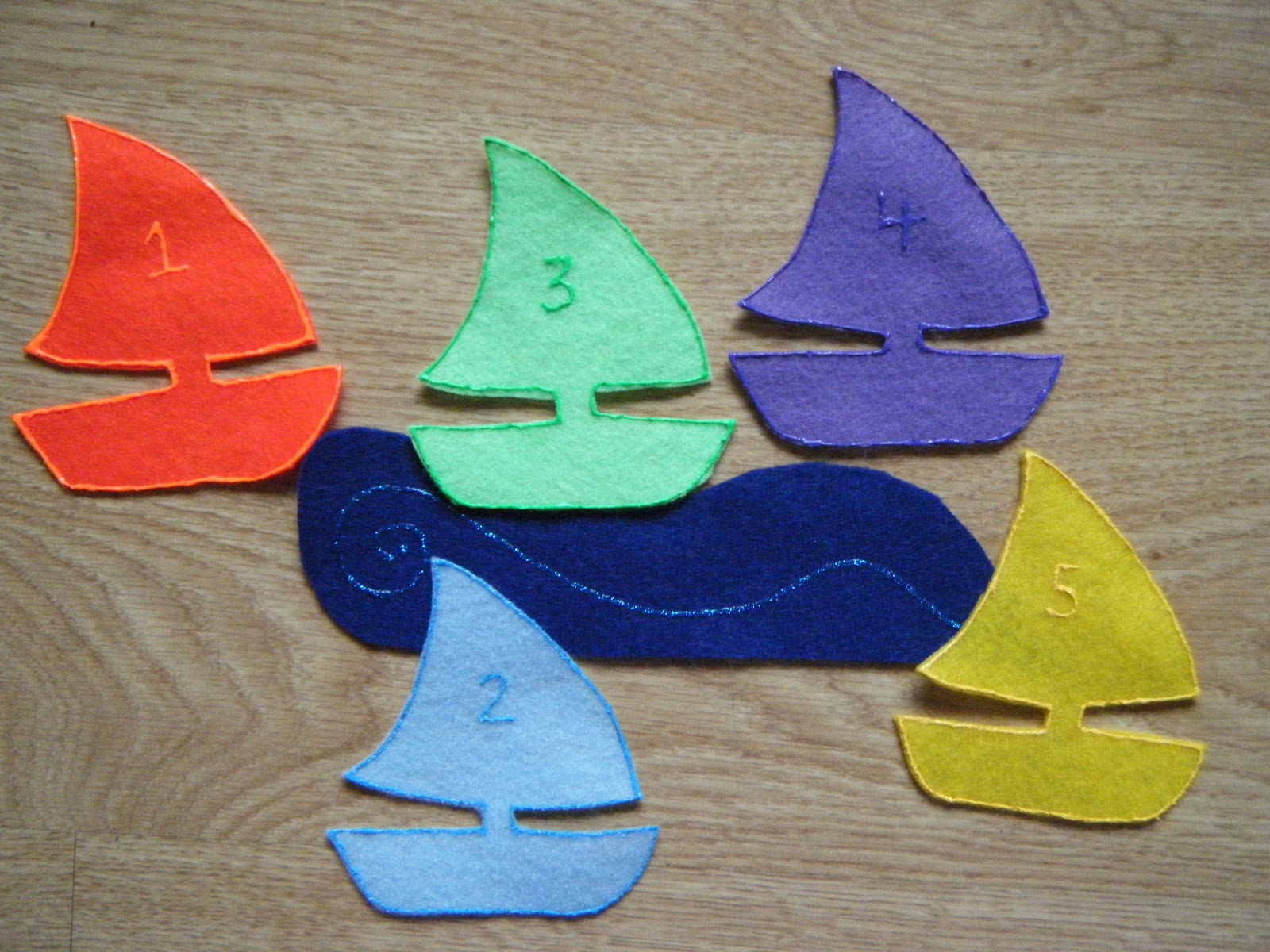 Felt Board Ideas: Five Little Sailboats Felt Board Poem