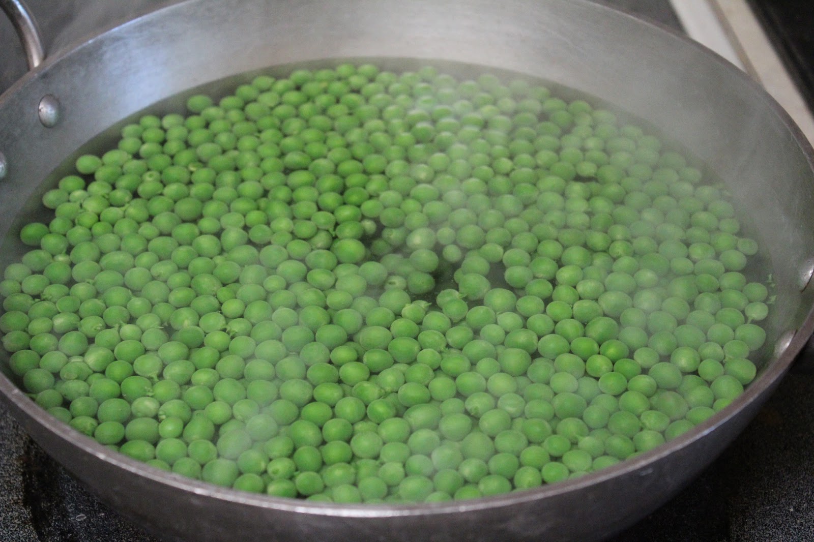 Preety's Kitchen How to Freeze/Store Fresh Green Peas