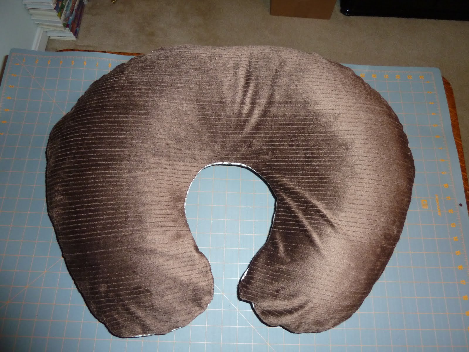 Sew Leelaa! How to make a Boppy Cover