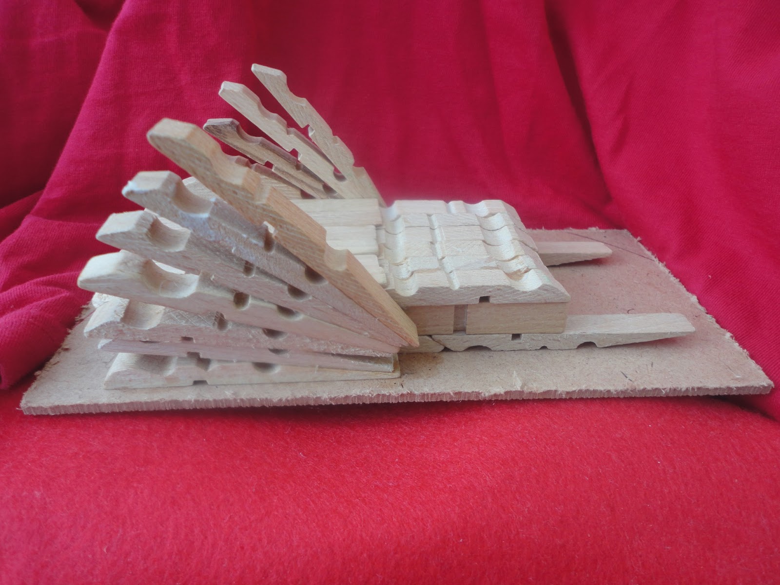 Babun E Altro Slitta Con Mollette Da Bucato