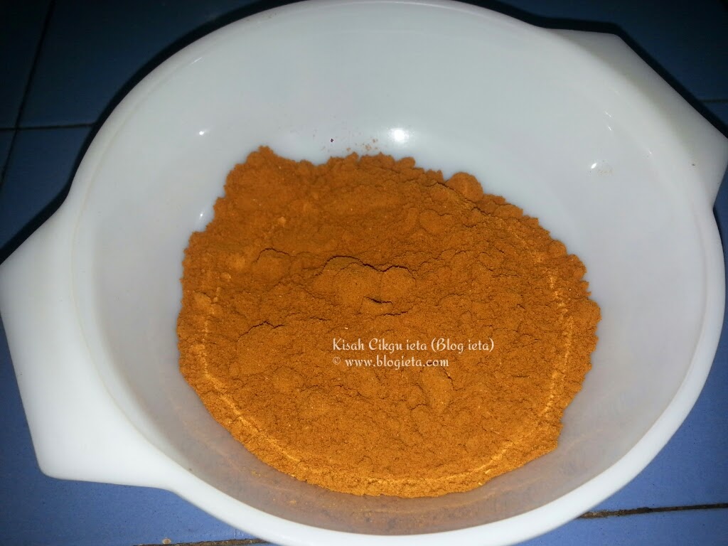 Resepi Kari Daging Sempoi ieta Resepi, Resepi Daging, Makanan kegemaran orang Penang, Resepi Kari Daging Sempoi ieta, daging goreng kunyit, lempeng, kari daging, gulai daging, Bahan-bahan Resepi Kari Daging, Bahan-bahan Resepi Kari Daging Sempoi ieta, Daging batang pinang, Bawang putih, bawang merah dan halia, Bunga Lawang, Kulit kayu manis, Tomato, Lobak Merah, Santan, bancuhan air asam jawa, Rempah Kari Daging Adabi, campuran air asam jawa dan serbuk rempah kari daging Adabi, Cara memasak Kari Daging Sempoi ieta, Tutup periuk agar cepat empuk, sambal cili bawang tomato, enak, sambal belacan, Kisah Cikgu, Kisah Cikgu ieta, Blog ieta, Oh Blogger, Kelab Blogger Ben Ashaari