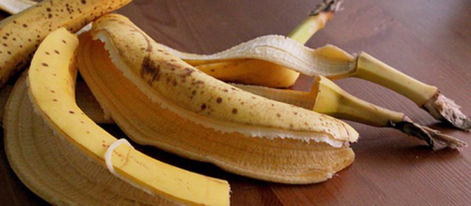 Stop Throwing Away Banana Peels 7 Ways You Can Use Them The Discover