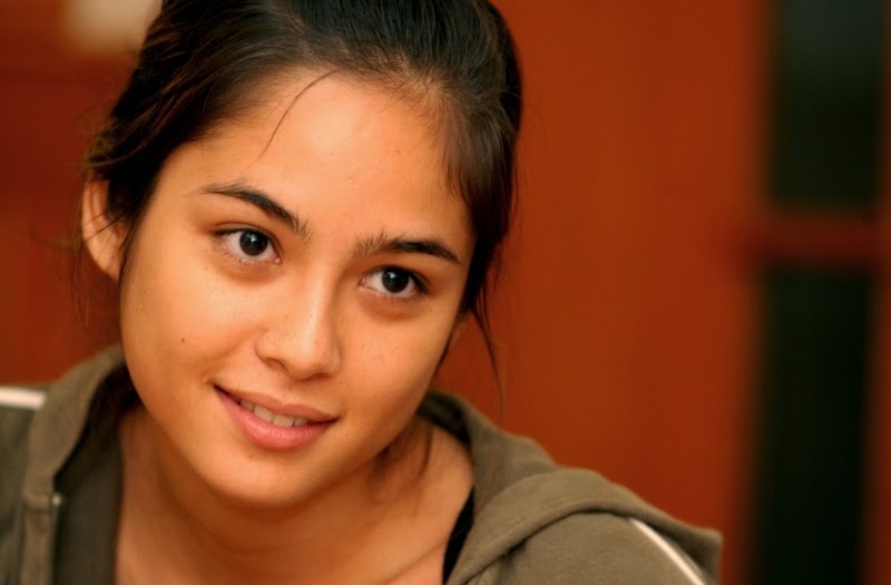 Foto dan Gosip Artis Cantik Selebritis Mariana Renata Profil