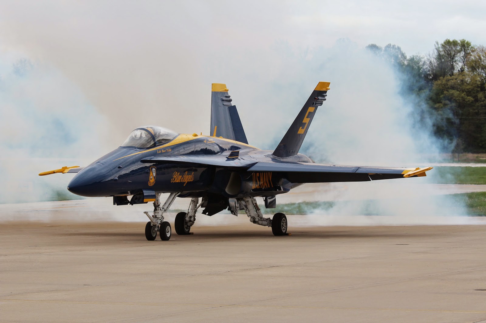The Aero Experience Blue Angels Arrive for Spirit of St. Louis Airshow