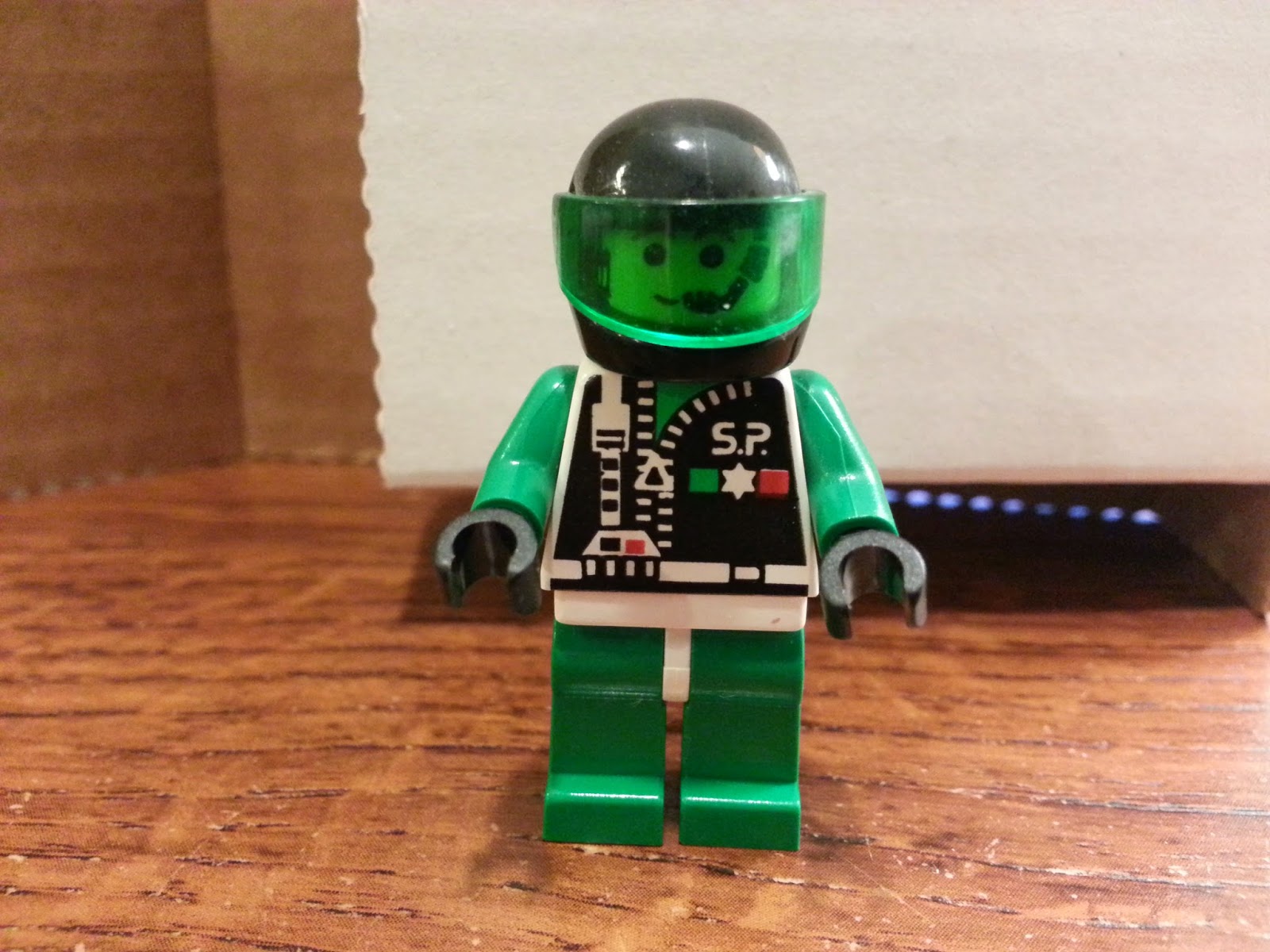 lego futuron minifigures