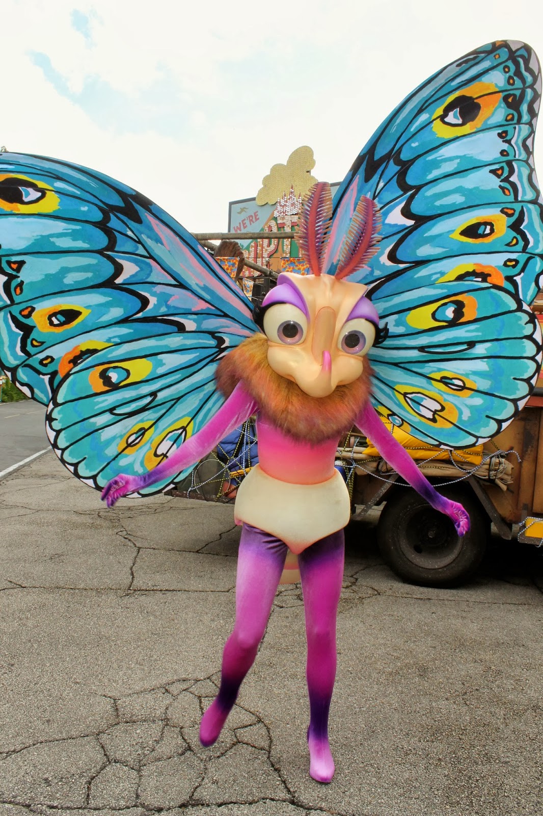 Unofficial Disney Character Hunting Guide Dinoland Dance