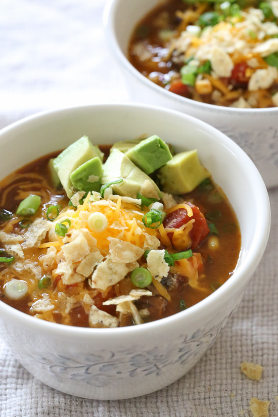 Hearty Vegetarian Pumpkin Chili – break out your soup pot, you'll want to make a batch of this delicious, hearty vegetarian chili today! 