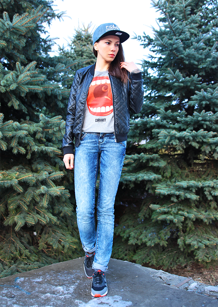 carhartt mouth design t-shirt