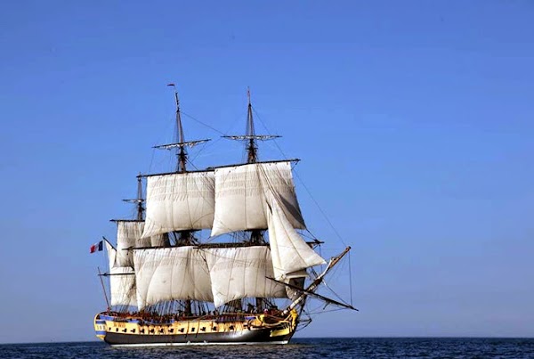 El velero francés L’Hermione se despide de Las palmas de Gran Canaria El velero francés L’Hermione se despide de Las palmas de Gran Canaria