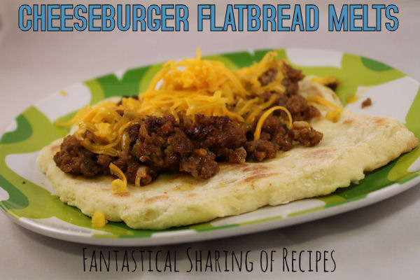 Cheeseburger Flatbread Melts - flatbread made with pizza dough topped with beef and cheddar | www.fantasticalsharing.com