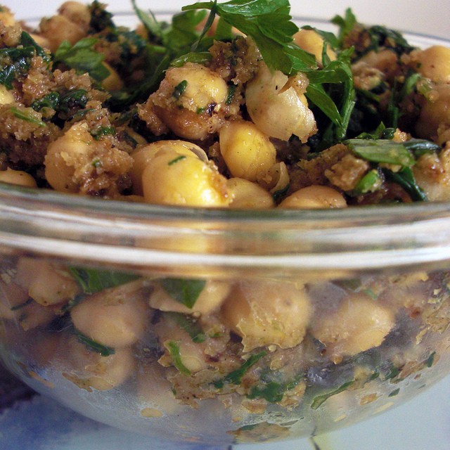 Chickpeas with spinach 