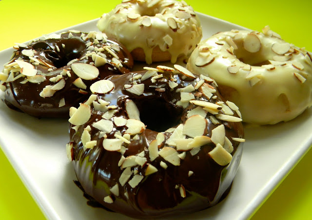 Almond-Topped Whole-Wheat Doughnuts