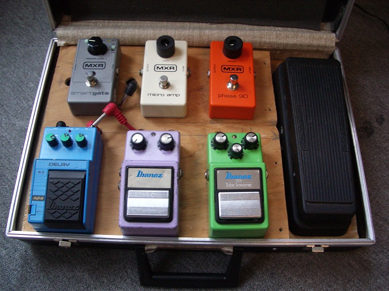 Marcel van Oort's Guitars and Equipment: Briefcase Pedal Board