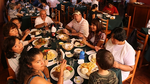 LA MEJOR COMIDA PERUANA: 100%CRIOLLO entonces100%COMIDA PERUANA.