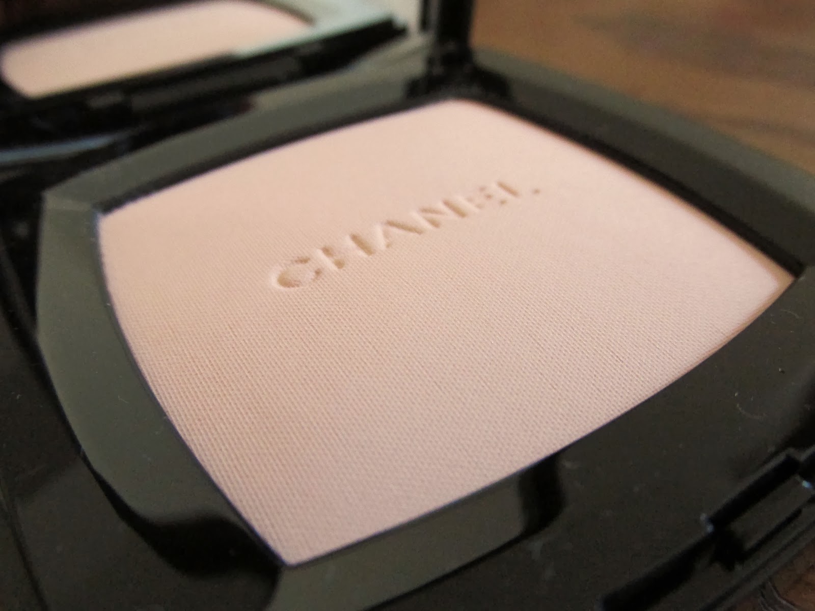 Chanel 160 PREFACE Poudre Universelle Compacte Natural Finish
