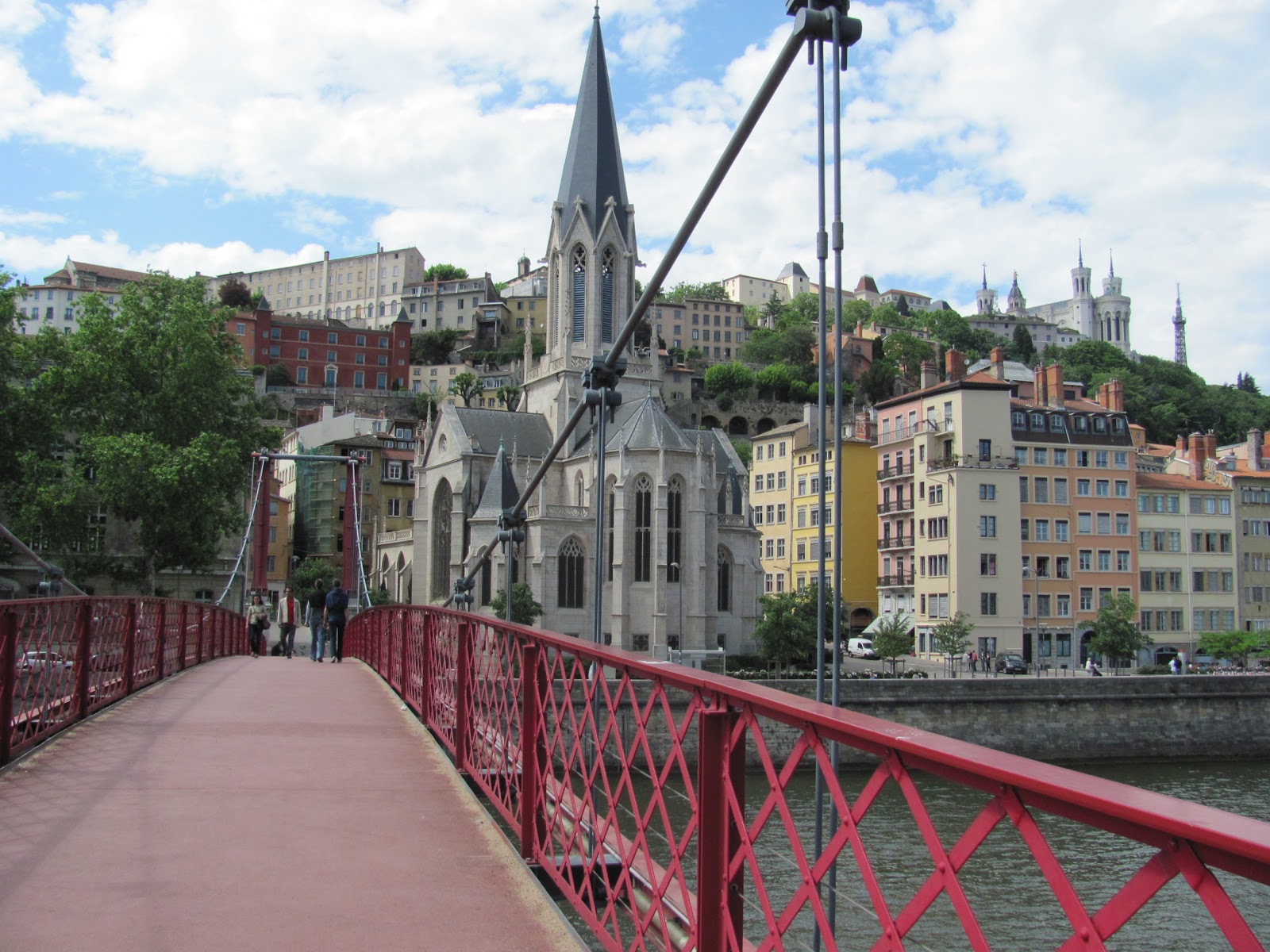 Le guide du logement lyonnais par l'Asso Logement EMLYON Lyon 5