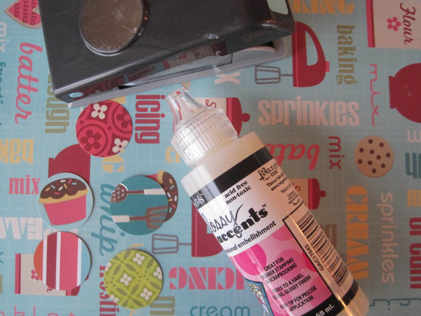 the vintage umbrella making bottlecap