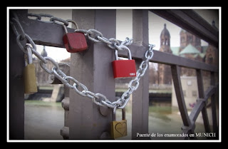 Fotografia del puente de los enamorados en el mundo