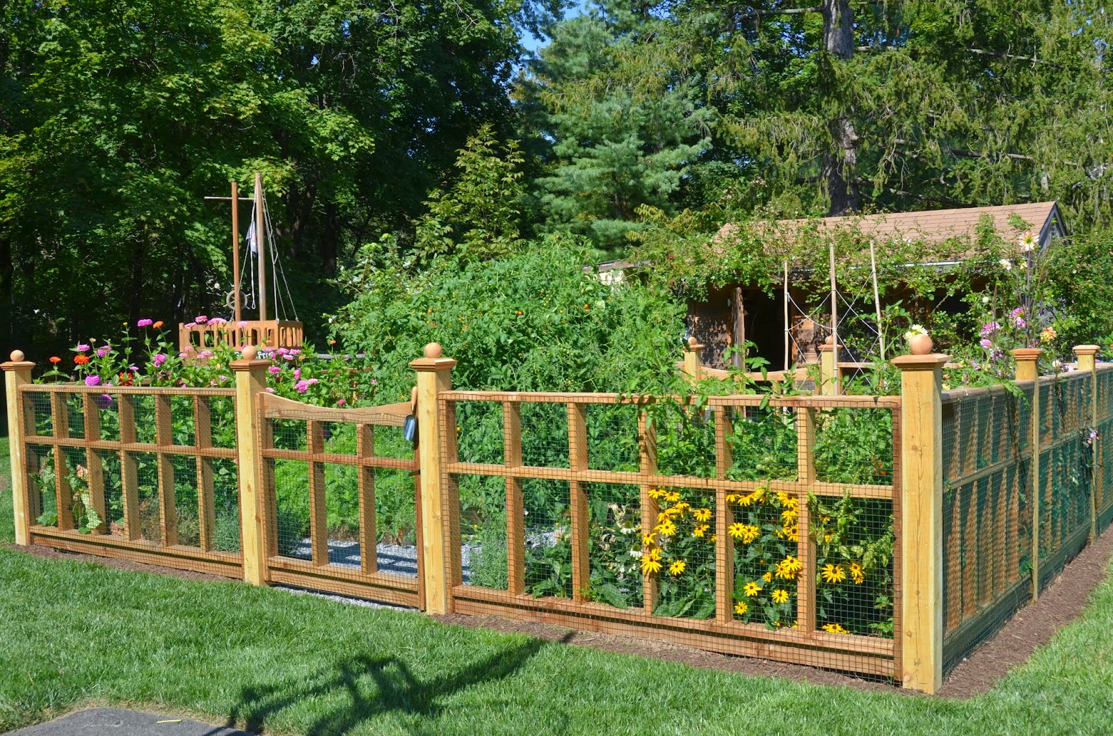 The Princess and The Frog Blog: A Garden Fence